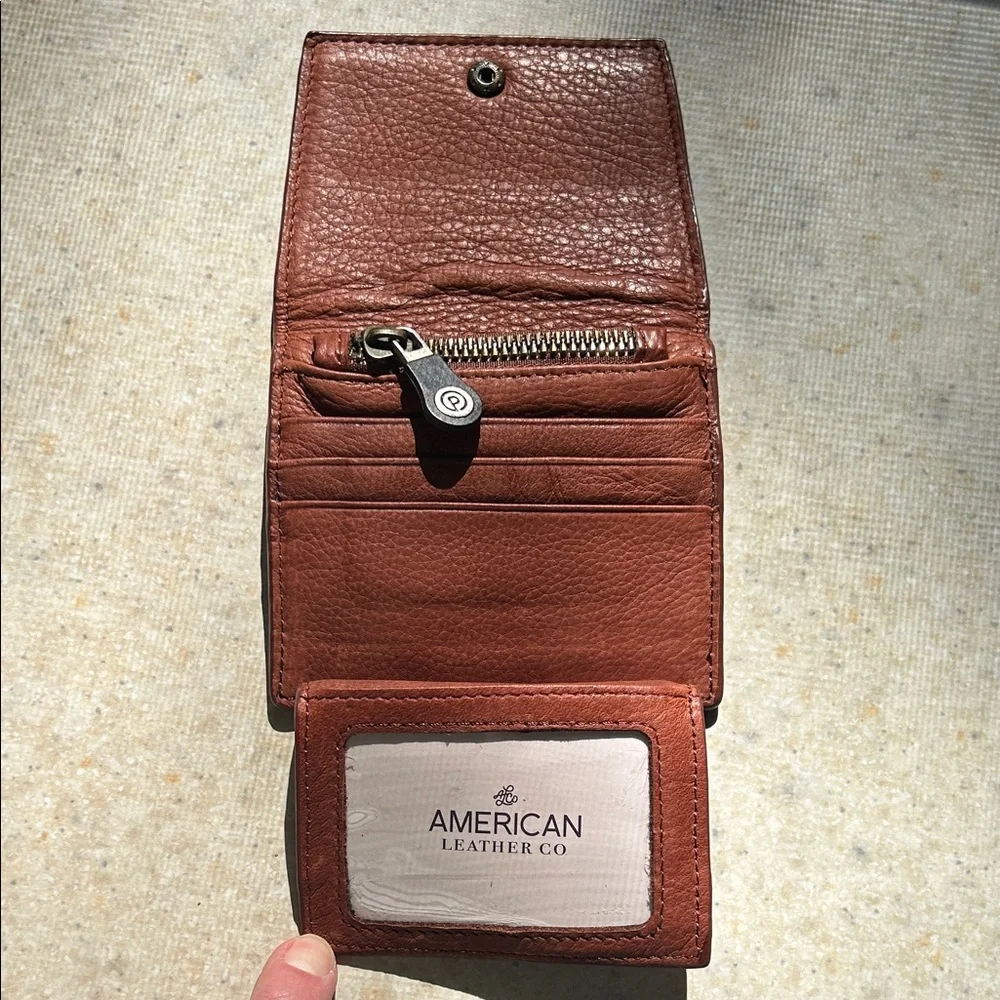 NWOT American Leather Company Veronica Bi-fold Wallet